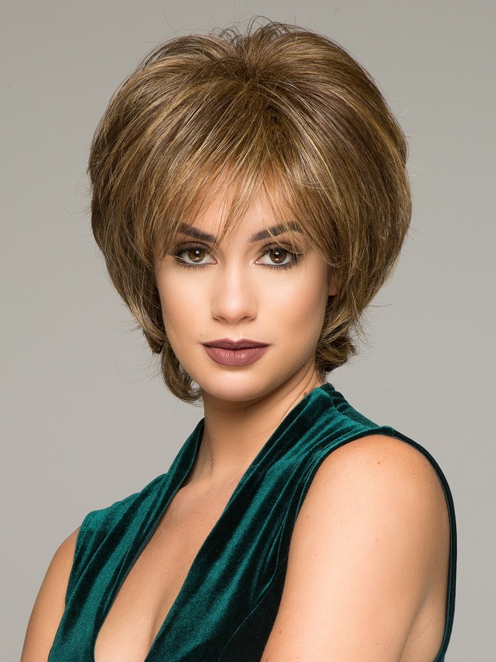 Fashion Layered Cut Short Women Synthetic Wig With Side Bang, Chin Length Wigs, Capless Wigs